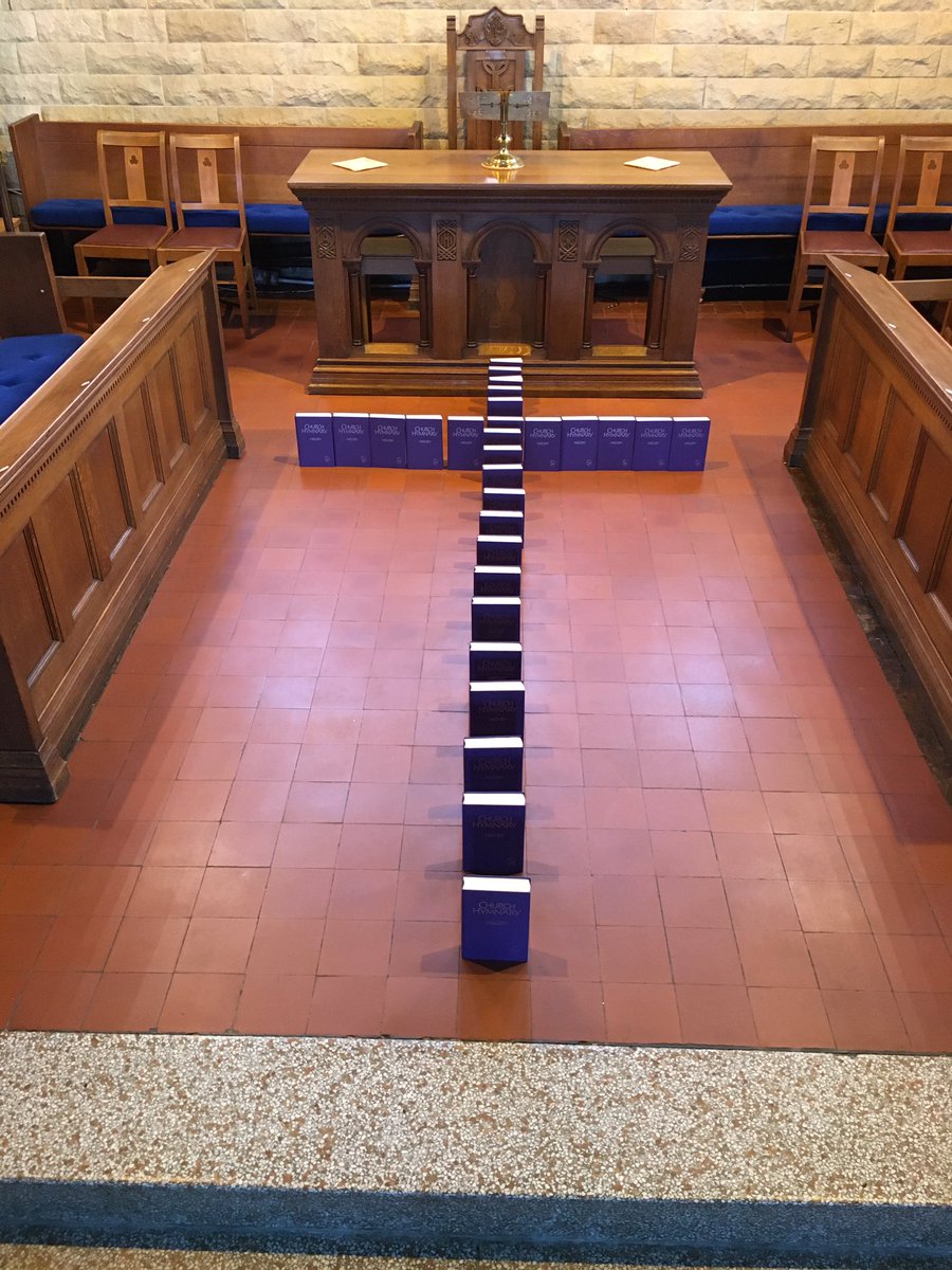 IanBeattie15's tweet photo. 2 crosses in chancel @stmarysmwell challenge https://t.co/uV4MM6pArF