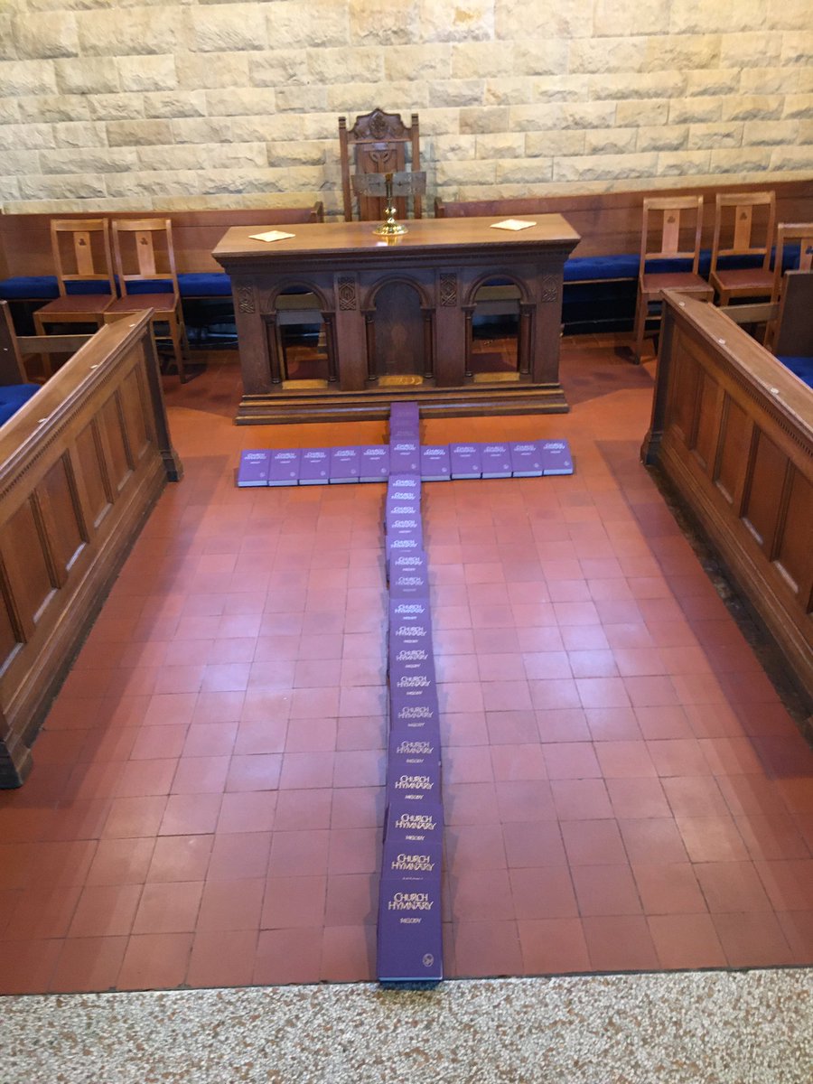 IanBeattie15's tweet photo. 2 crosses in chancel @stmarysmwell challenge https://t.co/uV4MM6pArF