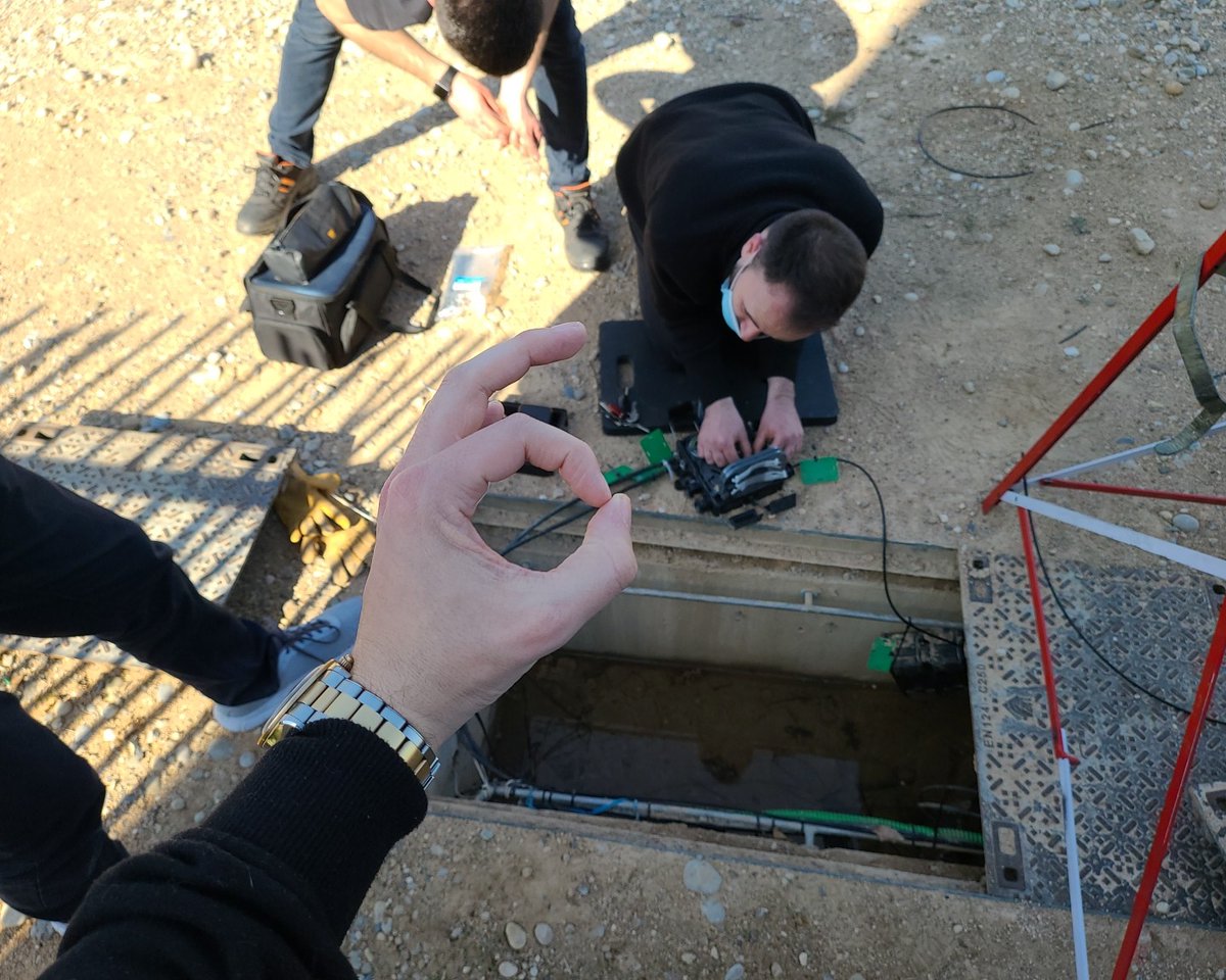 jojol67's tweet image. On installe la fibre @Orange_France ! On filme tout ça, c&apos;est abusé il y a tellement chose cool à montrer. 👌