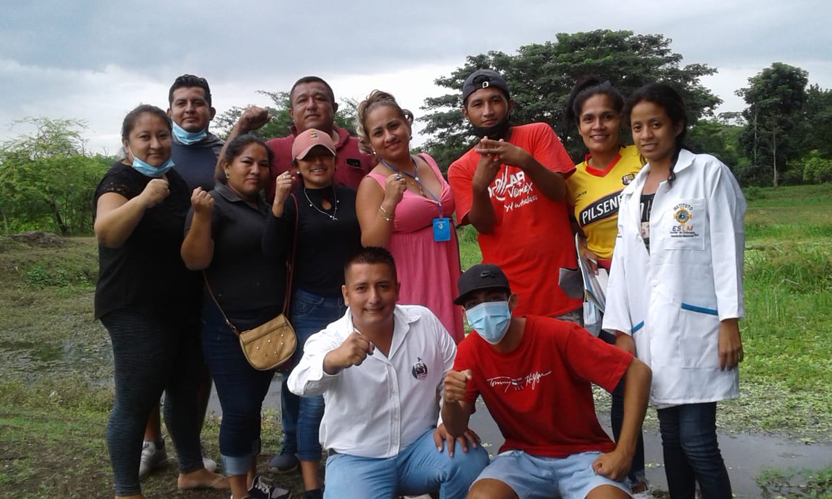 IndConLasso's tweet photo. El Frente de Dirigentes Populares del Guayas visitó el Cantón Pedro Carbo, se entregaron kits de comidas y se llevó el mensaje de @LassoGuillermo.
#EncontrémonosParaLograrlo
@KAROLURIBEVELEZ https://t.co/Gbdm6WQS6V
