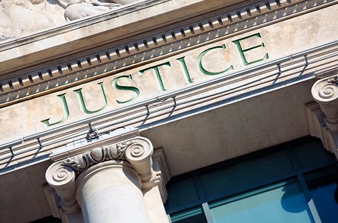 📣 APPEL À CANDIDATURES | Vous souhaitez mettre votre expérience et vos compétences au service de la communauté des #entreprises ? ✊ Devenez juge du Tribunal de commerce ! 👩‍👨‍⚖ + d'infos sur le mandat ➜ bit.ly/39slhgn / #MandatsUpe13