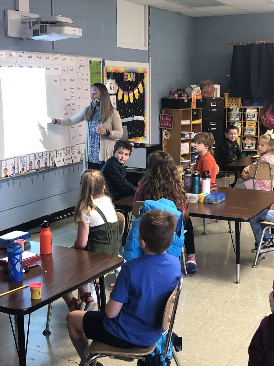 Students shared inferences based on illustrations in text with <a href="/NSteeleTeaching/">Nicole Steele</a> this morning. They did a fantastic job describing details in the illustrations to support their thinking. ❤️❤️ #SumnerAchieves @co_sumner @WeAreUnionSTEAM @UnionChief2017