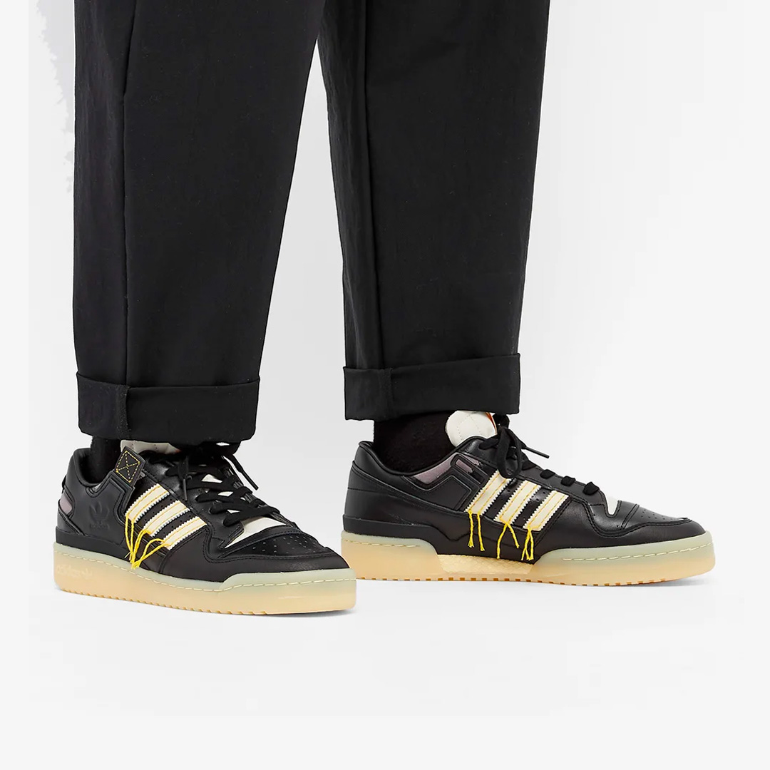 adidasalerts's tweet photo. Now available on @endclothing.
adidas Forum ’84 Low Premium.
—> https://t.co/suu5xYhknn  #ad https://t.co/UX5upBBLsK