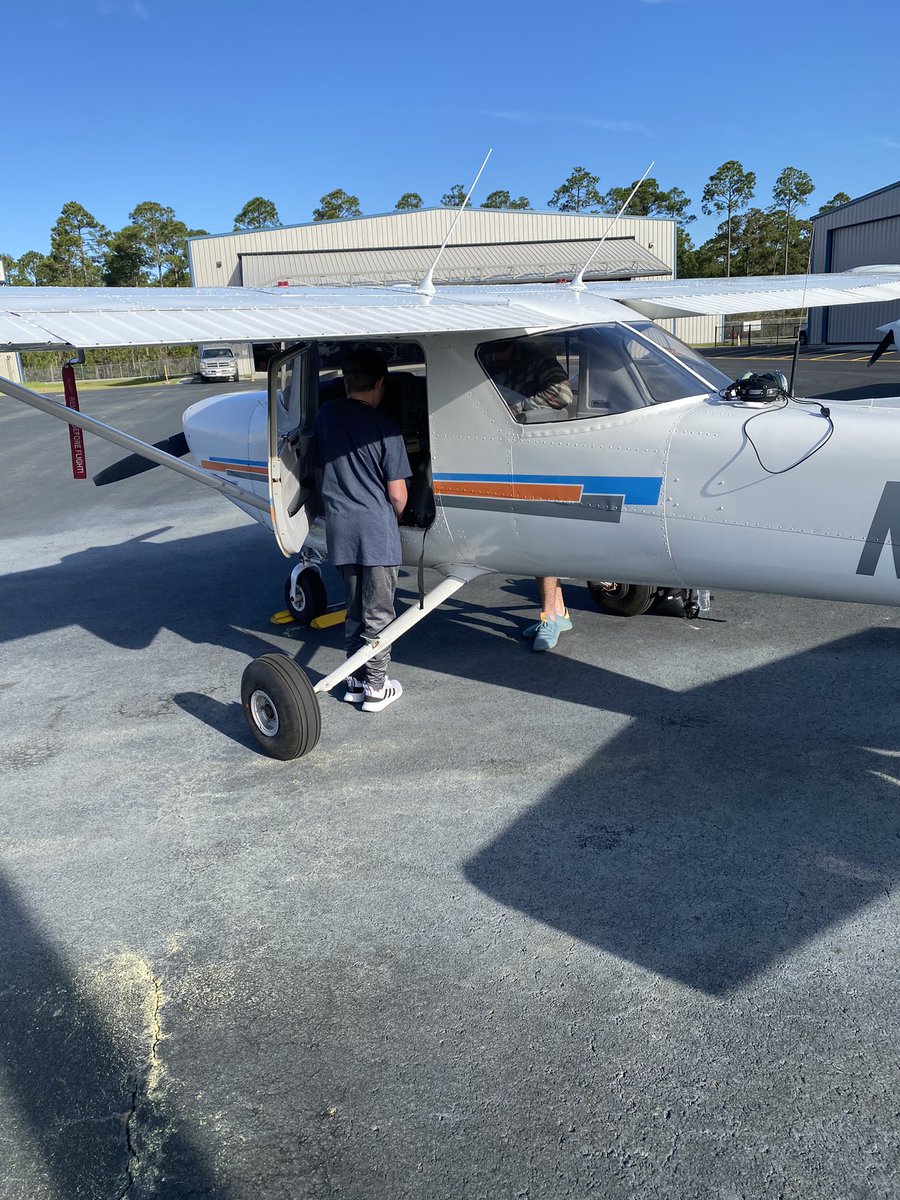 CNanceAnnouncer's tweet photo. What’d your 11 year old do yesterday? Mine continued his private pilot’s license training! Set your kids up for success in the fields they choose! #futurepilot #flygooddontsuck #coastal #ocean #baldheadisland https://t.co/LSPI70qjxc