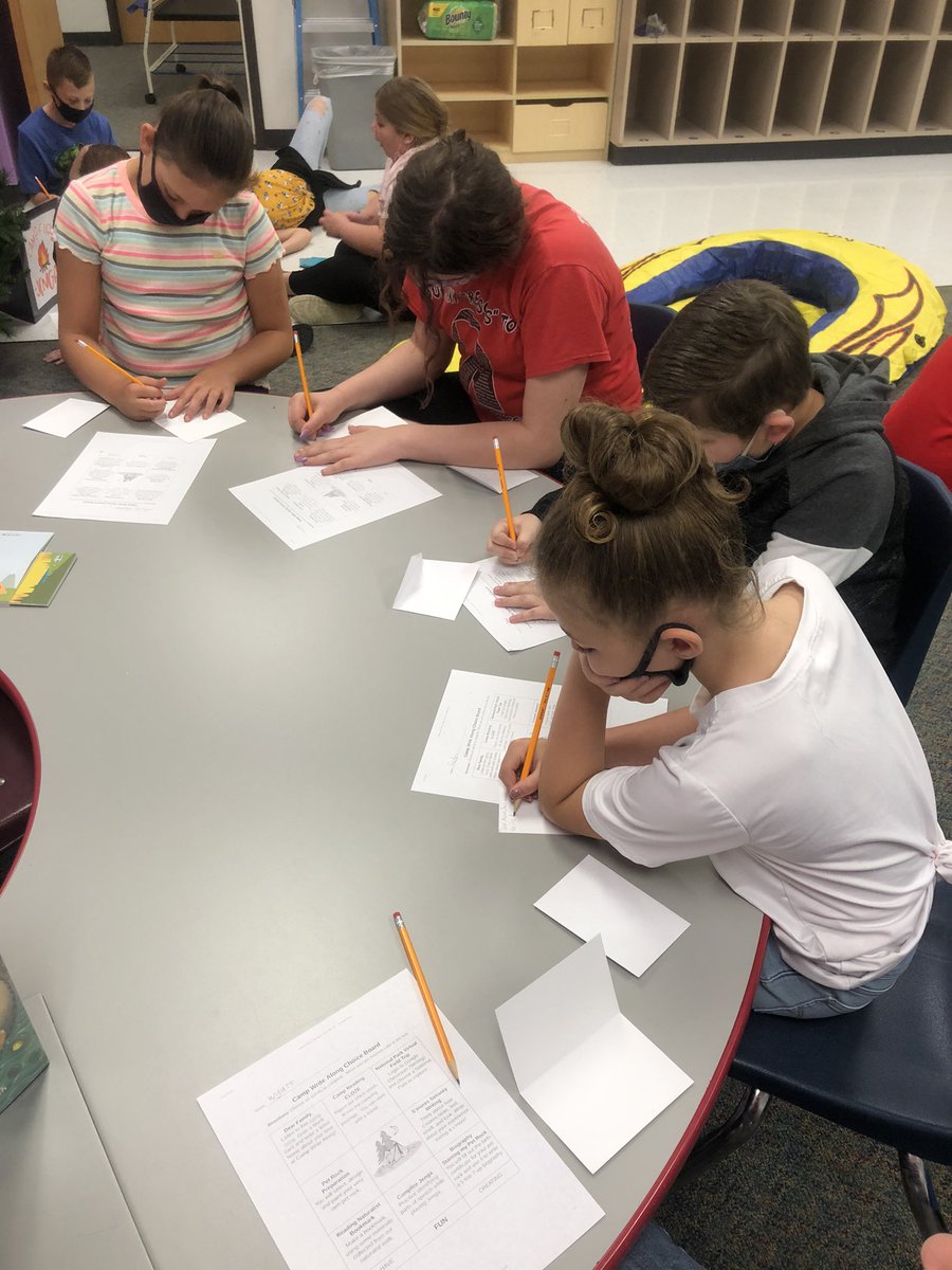 Susankay1001's tweet photo. Hello Muddah, Hello Faddah! Fourth graders practice their letter writing at Central’s Camp Write Along. #CelebratingCentral #CampWriteAlong #StudentEngagement https://t.co/nUgWSUKOE1
