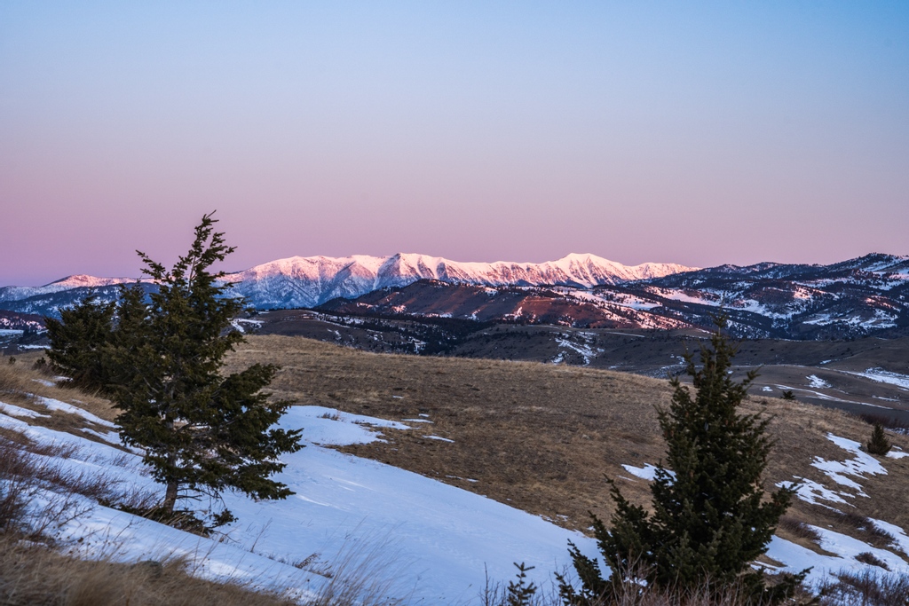 Alexmaiernature's tweet photo. Sunrise just touching the Bridger ridge line. 

#sunrise #earlyriser #morning #morningviews #sunrisephotography #sunriselover #dawn #goodmorning #riseandshine #sunriseoftheday #sunrise_and_sunset https://t.co/SVD0h9tCJ5
