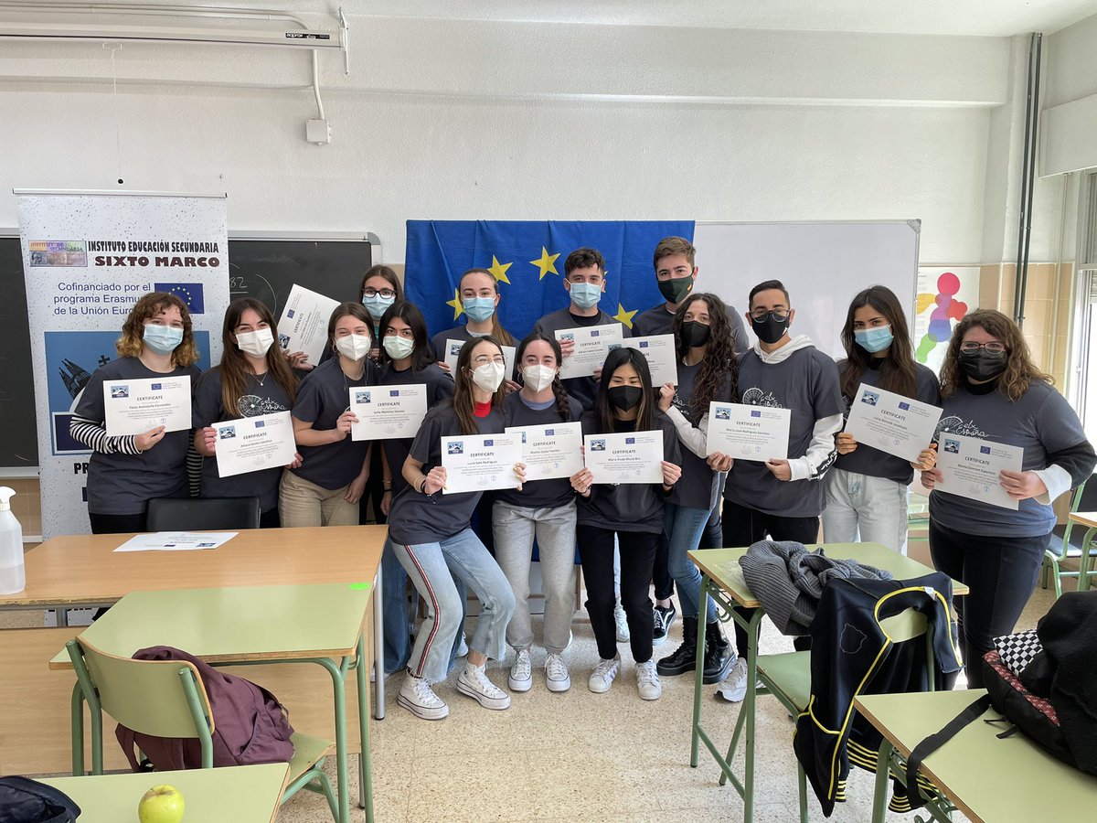 Abroad2019's tweet photo. Entrega de diplomas y clausura de la movilidad online en Elche del proyecto Erasmus+.  Delivery of diplomas and closure of the online mobility in Elche of the Erasmus + project. @sepiegob 
@EUErasmusPlus
@EstudiarEnEspaña
#ErasmusPlus
@sepie_gob
ErasmusPlusSEPIE https://t.co/DRc7BndDMg