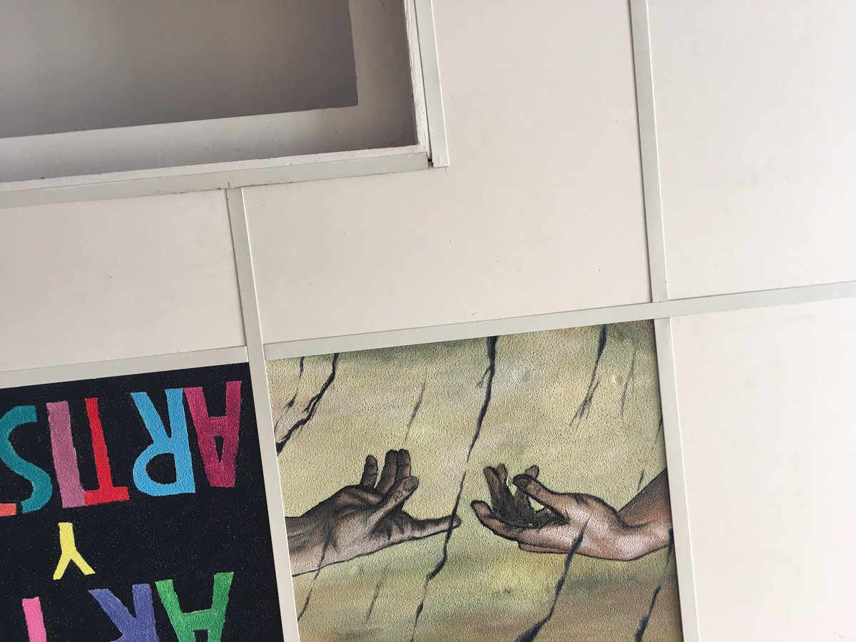 extraiesllanera's tweet photo. Un Museo de Pintura en el IES LLANERA. Copias pintadas por el alumnado de 3º ESO bilingüe en clase de Plástica https://t.co/WpWTC4KtFC