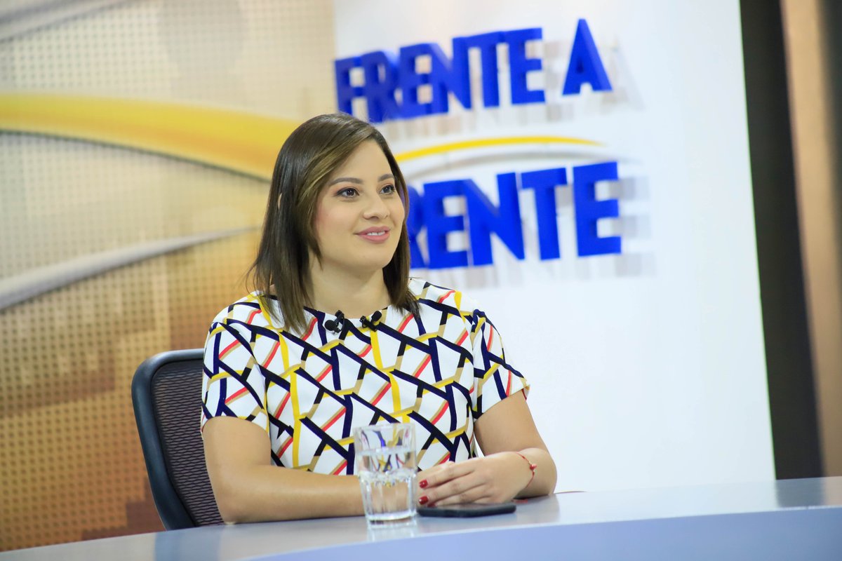 SecPrensaSV's tweet photo. #MarketSV | “Los parques de ISTU tienen una capacidad máxima del 50 %. Tenemos un cupo limitado”: presidenta del @ISTUSV, @EnyAguinada. Indica que la población puede comprar la entrada de manera anticipada en la web https://t.co/OkhFMYU0dW. https://t.co/FFnjKBQFMM