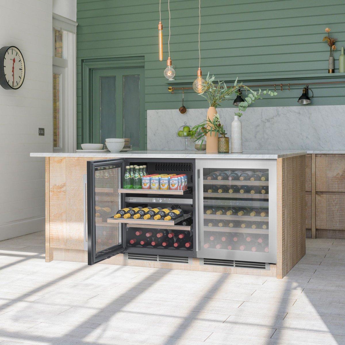 How lovely is it that we can now enjoy a perfectly chilled glass of #wine, with our friends, in the #garden 🍷 ⠀ Our advanced wine cabinets ensure your wine is kept at the optimum temperature & humidity, with UV-proof glass. See more here: buff.ly/2AYbwG1 #CapleQuality