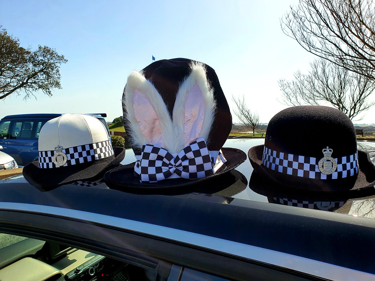 townpoliceunit's tweet photo. Leaving @townpoliceunit in the capable hands of colleagues, PC Shatford has ventured out on a joint patrol with @stclementcom1 her first time crossing the Parish border in weeks....but choices, choices which hat should she wear?
#goodfirstimpression #communitypolicing https://t.co/BQfqVRyPaB