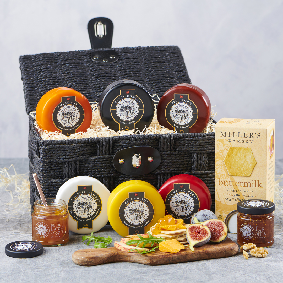 snowdoniacheese's tweet photo. Brighten up their day with a NEW Snowdonia Cheese hamper – and the makings of a truly cheering cheeseboard. Delivery is free on orders over £35.

#cheesegifts #cheesehampers #giftideas https://t.co/sAJA08nXqT