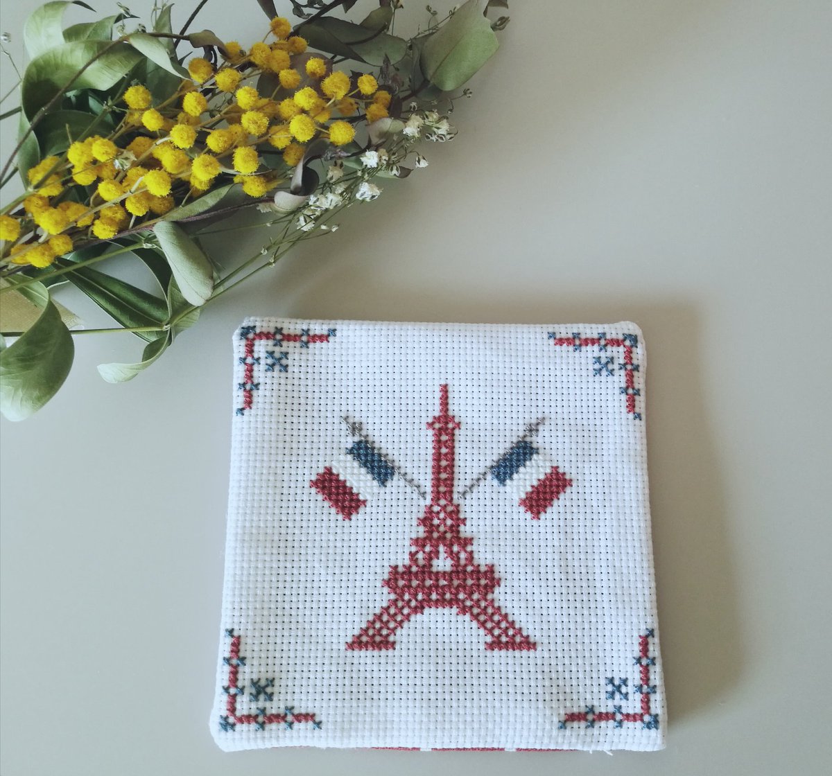 ポコアポコ 案の定今日はクタクタで 何もする気がわかない 新作アップしたかったのに ミンネ T Co Mip5vesizz クロスステッチ図案 刺繍キット 鬱克服 心のセラピー おしゃれカフェ おもちゃ撮影会 Minne New T Co 4f40f4lfjt