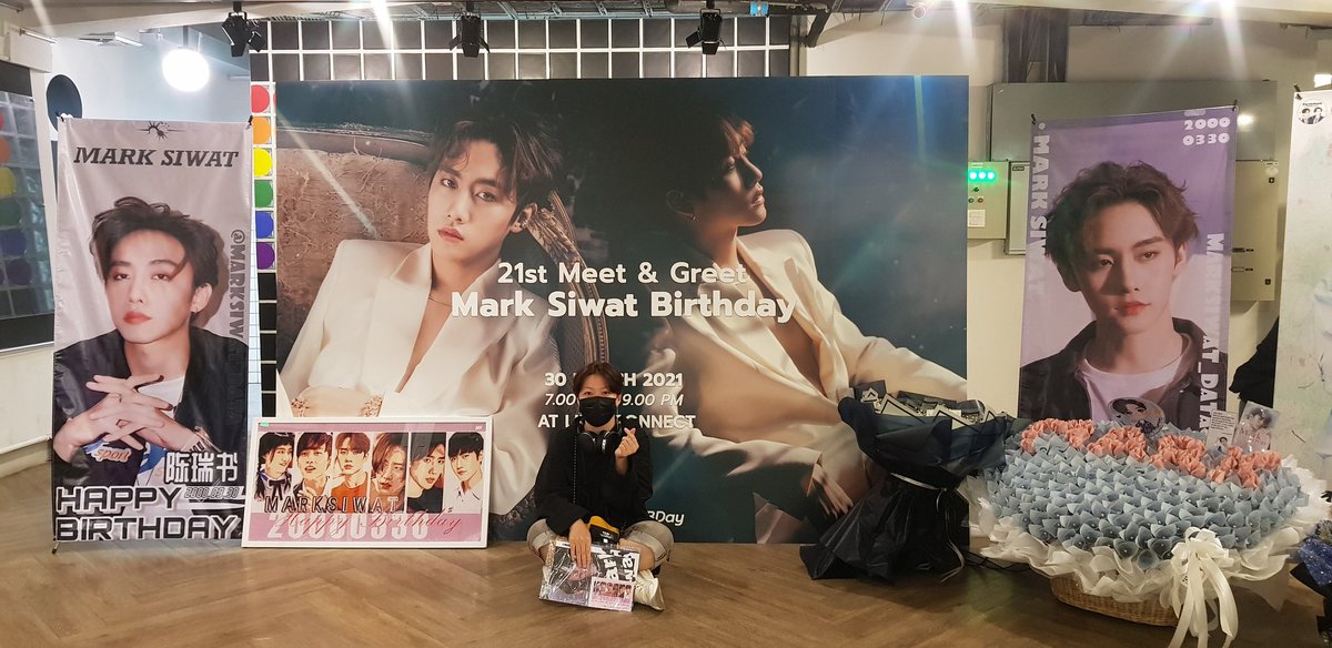 jernNoza's tweet photo. #21stMxGBDSIWAT มีความสุขมากๆนะ มีแต่คนดีๆเข้ามา สุขภาพแข็งๆ  สุขสันต์วันเกิด เราจะอยู่ข้างหลังเธอ วันไหนที่เธอเหนื่อยหันกลับมานะเราจะอยู่ตรง���ี้กับเธอ https://t.co/hdvS8HGULu