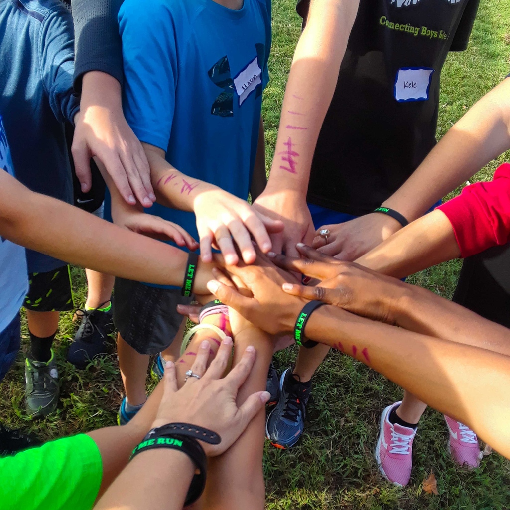 Today is #NationalWalkInTheParkDay! What will you do to get outside and move today? ☀️