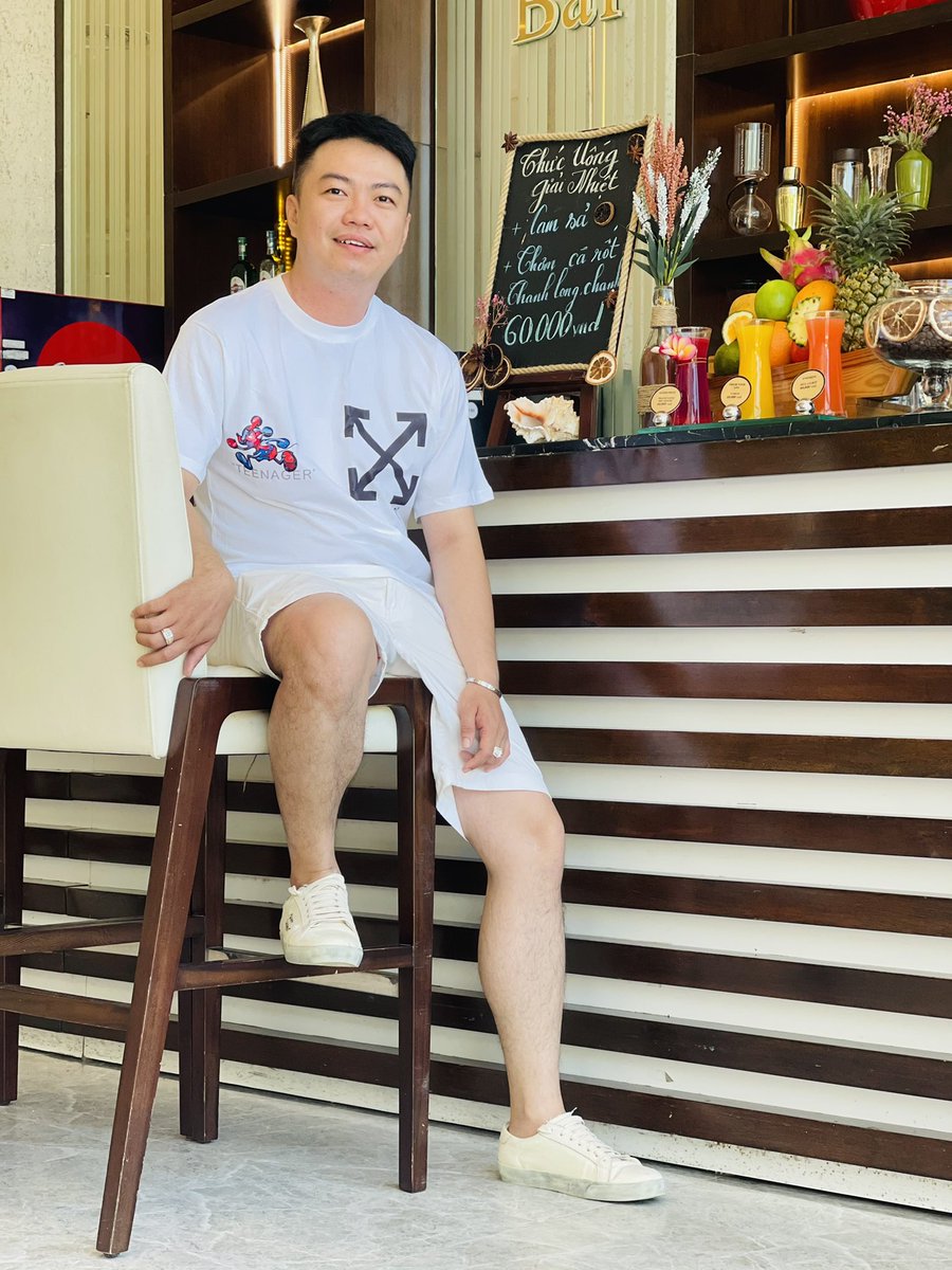 A vẫn con la cậu bé tò mò ham học  còn e là cả thề giới của a muốn tìm ngang tìm dọc 🥰🥰🥰🥰