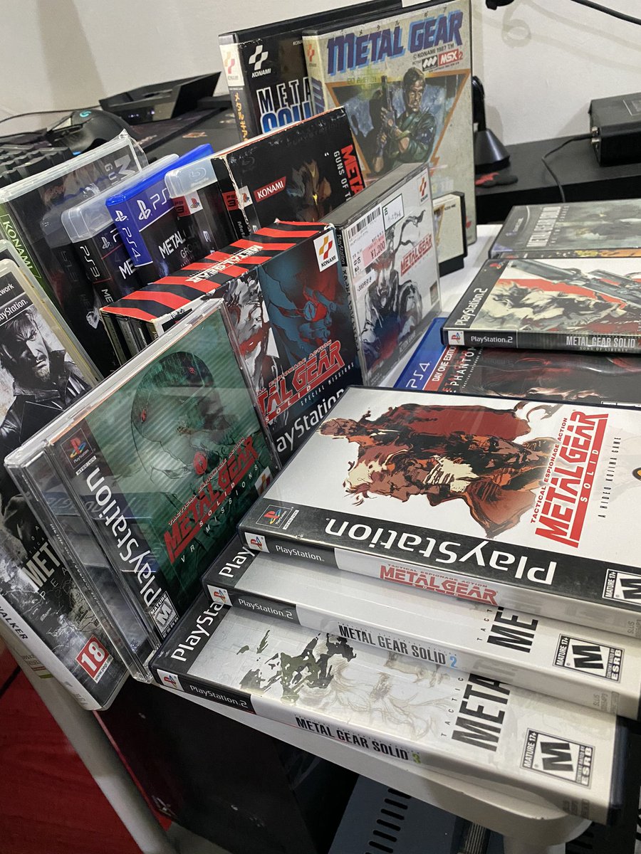 boshaker86's tweet image. RT @boshaker86: اسطورة ميتل قير 🥲 اتمنى انها ترجع بقوه 💔 #MetalGearSolid
