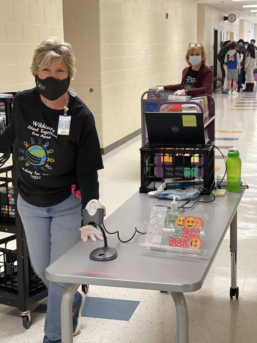Hyper_BTC12's tweet photo. Books on the move at ECMS! Thank you Ms. Falthzik & Ms. Barnes for the Mobile Book checkout from the Learning CommonS! @ECMSWildcats are going to read by any means...in the classroom, the LC, the cafe, a drive in pickup, or from a mobile cart! #weneed2read📚 🥰👏🏽 https://t.co/n8uptjRTNG