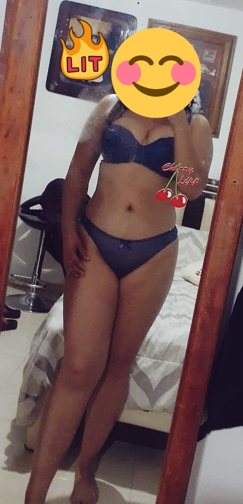DavidMariana7's tweet photo. Buscamos pareja o chica para pasarla rico el viernes https://t.co/c7gLYL0W45