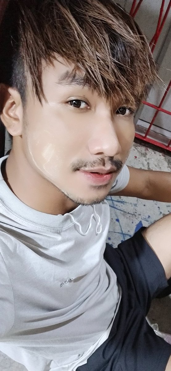 GplayShwe's tweet photo. ပုံအစစ်တင်လိုက်တော့ ဘုချင်တယ်ဘုချင်တယ်ဆိုပြီ မန်နေကြအောင်မကြောက်ဘူးလား အပြန်ဘုမာကို https://t.co/F8B3wS4wZ7