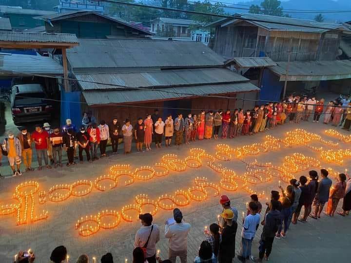 AyeAyesann's tweet photo. Junta can cut off our internet but not our spirit for Democracy ! This is the beautiful night strike held in Phakant , Kachin state tonight.
 #forceavote
 #MilkTeaAlliance https://t.co/o66IisVzrU