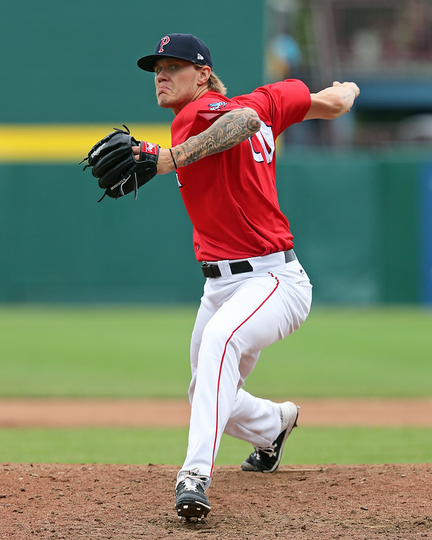 SoxProspects's tweet photo. Our last #FortReport from MLB spring training updates you on which players could opt out of their minor league assignments, the battle for the final two spots on the roster, and an early callup for current No. 7 prospect Tanner Houck.
https://t.co/6r1LNOClQX
📷 @sittingstillsox https://t.co/K2TkToMwBT