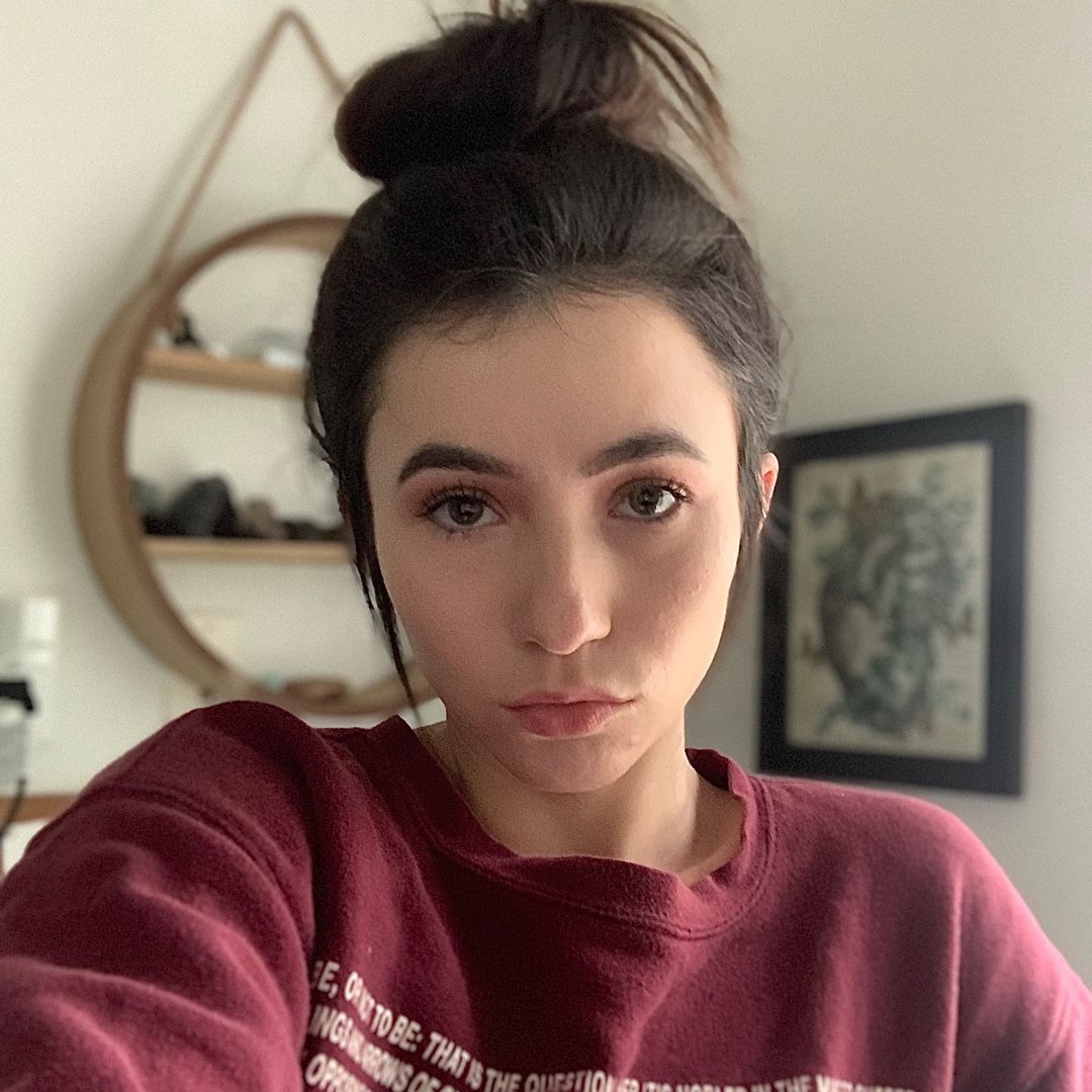 ASHLEYISTHE's tweet photo. So Serious!! https://t.co/3jvG3OIajU https://t.co/lYOk0tKj9c