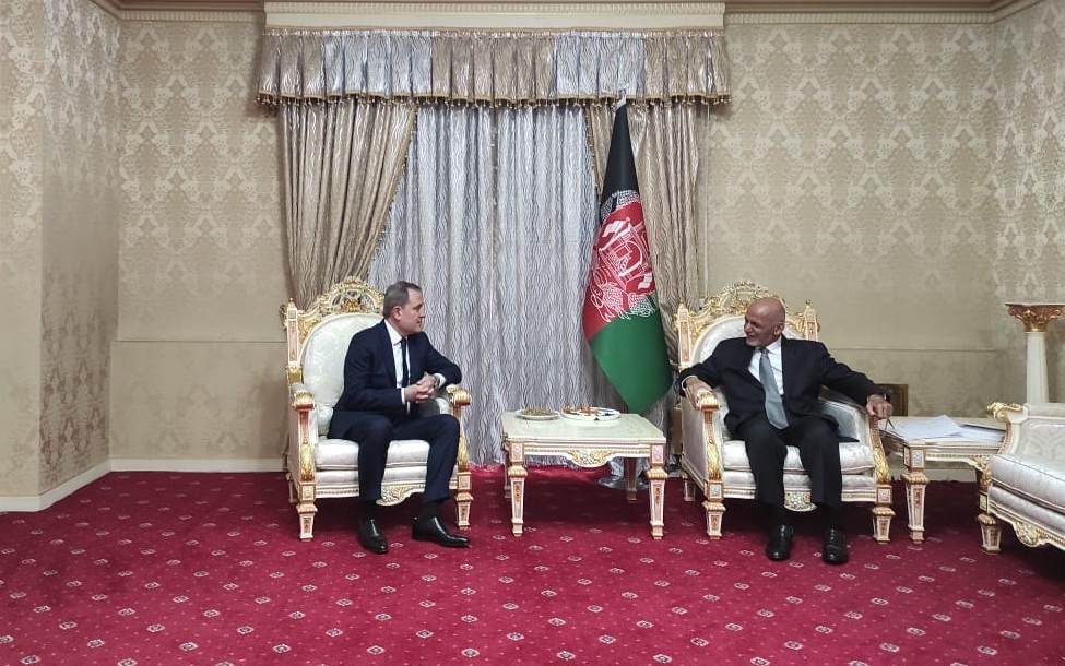 AzerbaijanMFA's tweet photo. In the framework of the 9th Ministerial Conference of the @HeartofAsia_IP held in Dushanbe, Foreign Minister @Bayramov_Jeyhun met with the President of the Islamic Republic of #Afghanistan H.E. @AshrafGhani.

🔗https://t.co/xzbYoiox1A https://t.co/64u9CC2bHa