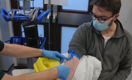 UniofExeter's tweet photo. @ExeterMed students have supported @NHSuk in a wide range of roles throughout the #COVID-19 pandemic. 

Many volunteered to help run the #Novavax vaccine trial @RCHTWeCare &amp; @RDEhospitals. The vaccine is now pending UK approval after showing 89% efficacy. https://t.co/WExYAeWFka https://t.co/vKDVMqjzHz