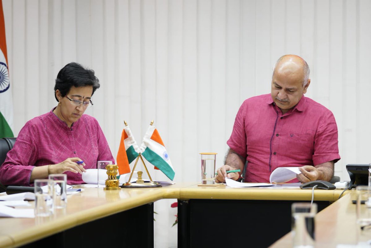 msisodia's tweet photo. Landmark day for Delhi Education. 

Delhi Board of School Education, in its 1st meeting decided to work as 'partner in learning, not just an authority of testing'

It will use high tech assessment technologies including Artificial Intelligence, Game based tests &amp; Data Analytics. https://t.co/eiDvEgC1aM