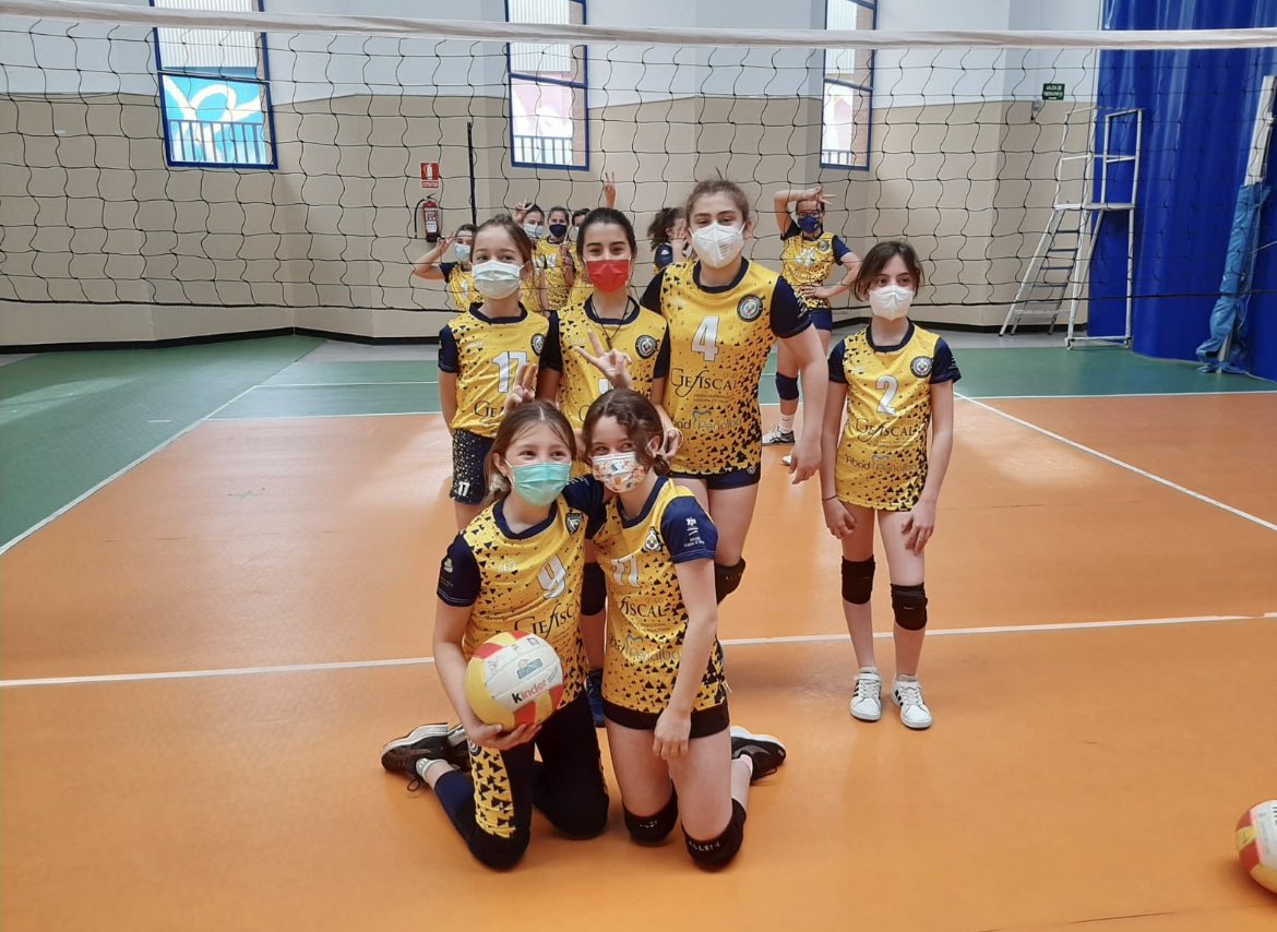 cplicen's tweet photo. Terminó el pasado fin de semana la 1ª fase del campeonato de Extremadura para alevines y cadetes. Seguimos sumando 💪🏻🏐🇺🇦 #SomosVoleibol #VoleyLicen https://t.co/9GxUUOmxMf