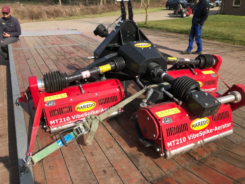 jeanheybroek's tweet photo. Sinds kort heeft Vos Golf en Sport een compleet nieuwe vloot machines voor het onderhoud van Twentsche Golfclub en Golfbaan de Lage Mors. Afgelopen vrijdag was de officiële overdracht. Van harte proficiat! @TheToroCompany @ToroGolf @clubcar @MaredoBV #jeanheybroek https://t.co/bwkTQhErEt