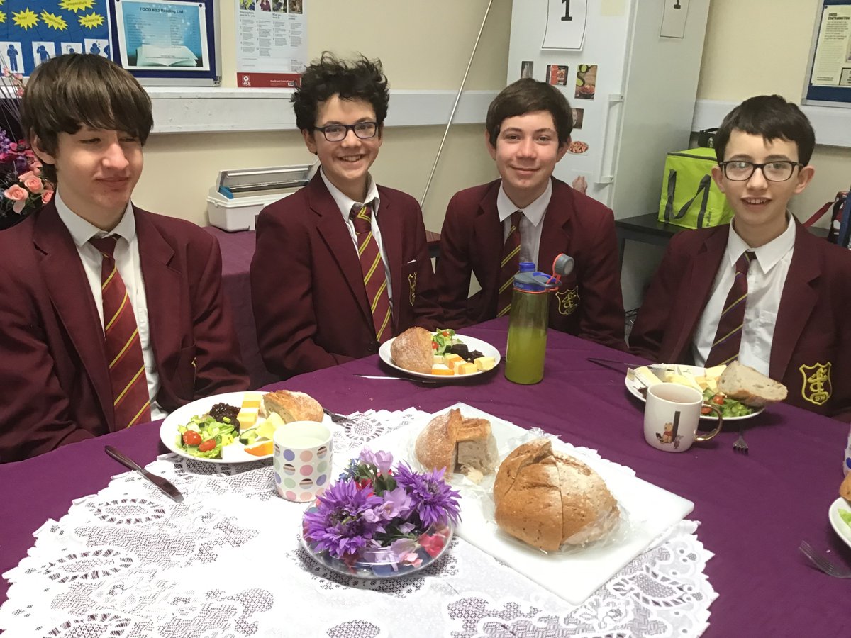 TheCryptSchool's tweet photo. #CryptFood students recently enjoyed a Ploughman’s as part of the course! They have been learning about microorganisms in food production. Looks tasty! 🧀🍞 https://t.co/7InqiP5VMH