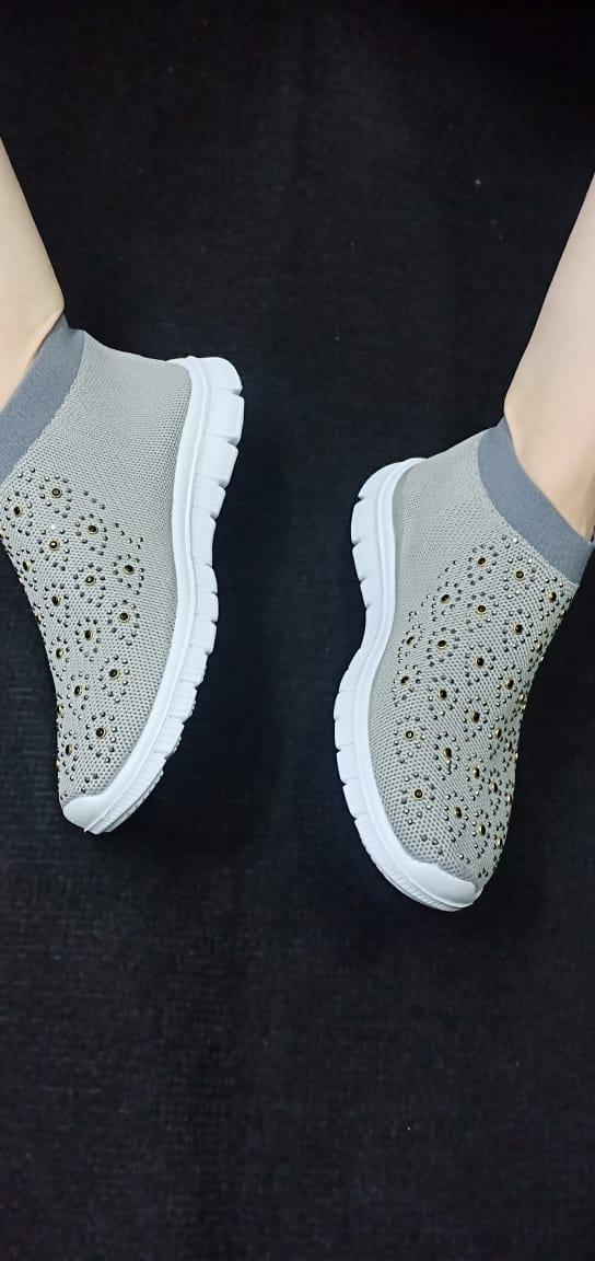 RackeyShoes's tweet photo. Ladies light sneekers. Going for only 1600/=. Free delivery. Call/WhatsApp us on 0796539265 to place your order today. https://t.co/UoCX9cYbsD