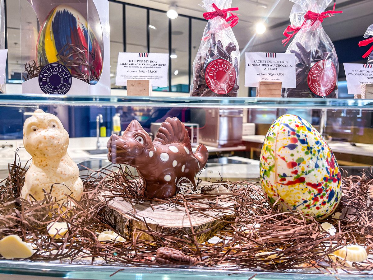 ParisJeTaime's tweet image. Le magasin Gourmet des Galeries Lafayette est ouvert ! 👌 Découvrez les nombreux comptoirs pâtissiers &amp;amp; chocolatiers et laissez-vous tentez par les créations exclusives pour #Pâques. Un plaisir pour les yeux ET pour les papilles ! 😍🍰🍫