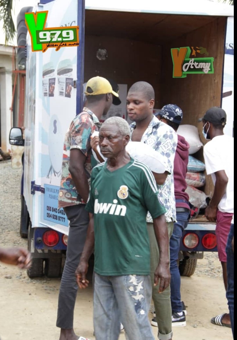 yarmytakoradi's tweet photo. "When a team becomes family and have sympathy and respect for each other with a fighting and passionate spirit towards the goal, anything can be achieved."
Ones again #YArmy Takoradi with support of @Y979FM has achieve another success by making donation to Kith Home Care.
✊🏿❤️👏 https://t.co/MRzFKHH2ss
