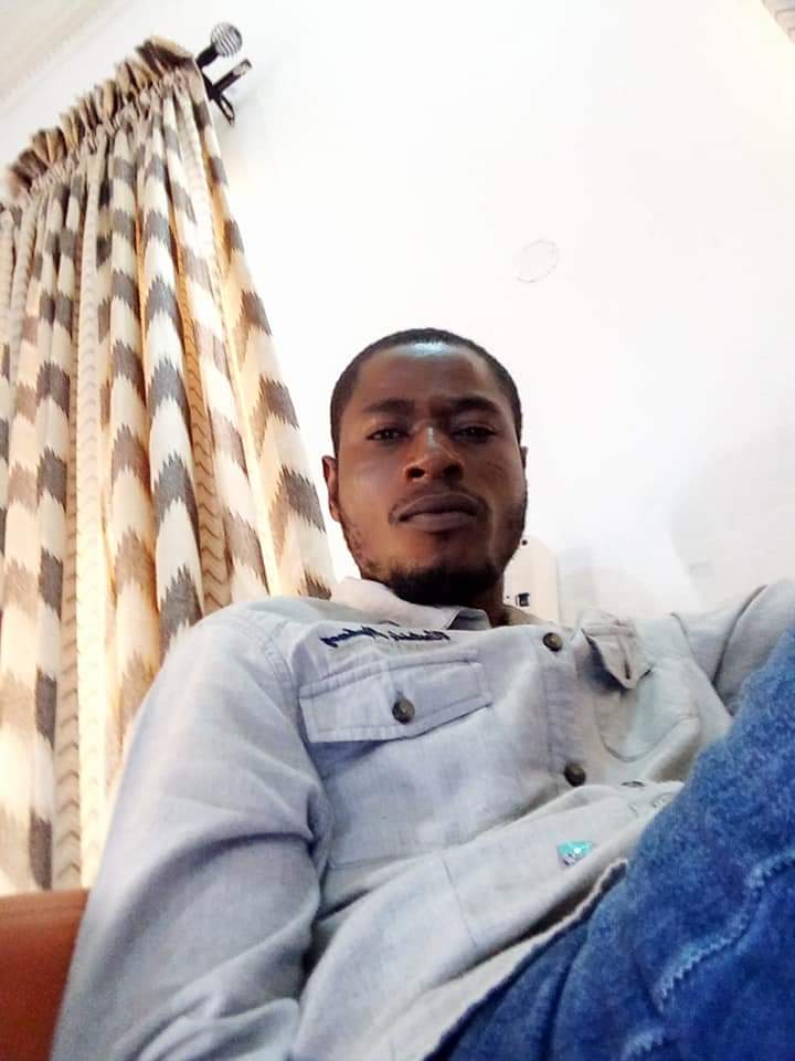 babastundey's tweet photo. I was born into this world as a naive and innocent soul, but today with your (Allah) grace I’m stronger, kinder, a devoted #Sarakite and more mature than ever. 

Thank you Allah for blessing me with another year. 

HAPPY BIRTHDAY TO MYSELF. https://t.co/925kaGfEcY