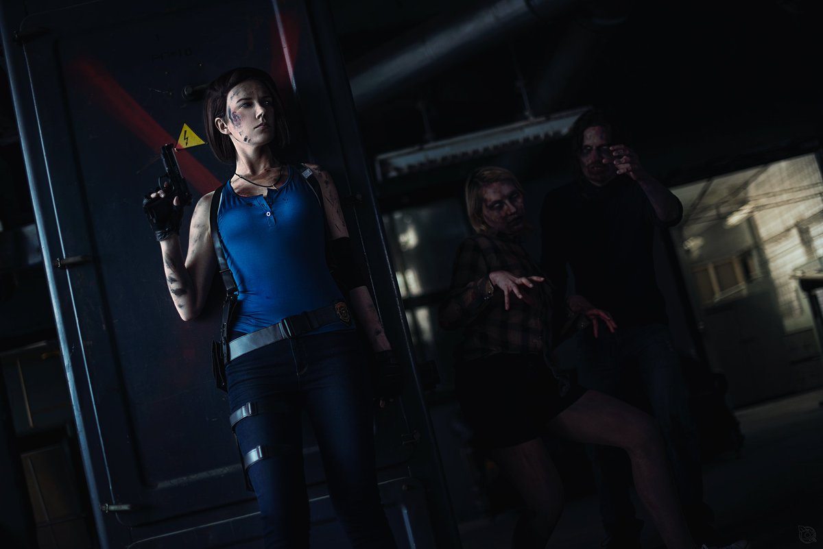 euphemerida's tweet photo. A little late, but I want to commemorate the 25th anniversary of RE series ☣️
Resident evil 3 Remake
Jill Valentine by me
Zombies @RYJJZKjqOyMeMah &amp; @VincentVanAug
MUA @_vickiegrey_
Photo&amp;Edit by @YulliBy
#REBH25th #ResidentEvil25thAnniversary #ResidentEvil #cosplay https://t.co/an4bJEFsa4