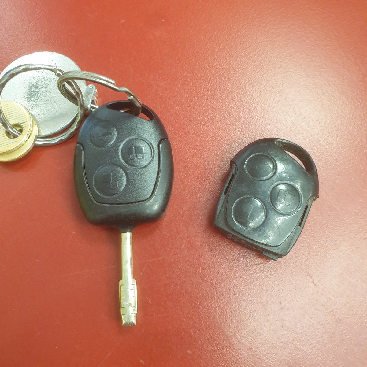 Col_cub's tweet image. Nice frist sale of the day 👌 new fob replacement programed ready to go 😀 #timpson #sthelens #Morrison @darrenbrowna6 @TimpsonNews