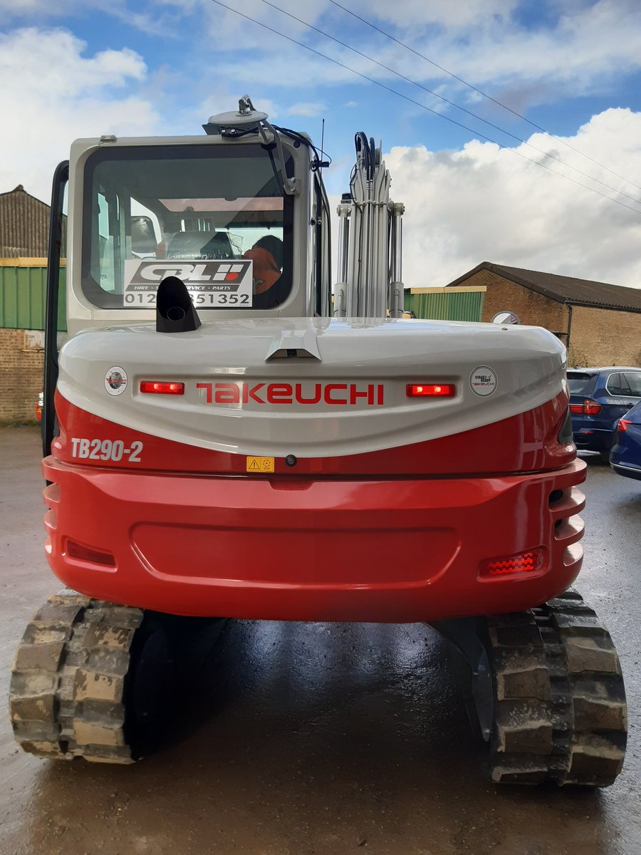Anyone looking to hire an outstanding 9t machine please get in touch with <a href="/CBL_Crawley/">CBL_Crawley</a> 01293851352