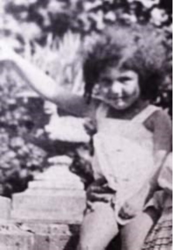 AuschwitzMuseum's tweet photo. - Alain Kartouzou (3)
- Ida Fistel (8)
- Paul Schupack (9)
- Yvette Lide (6)

Murdered in gas chambers at #Auschwitz II-Birkenau #OTD in 1944. Four out of 1,000 Jews deported from Drancy in occupied #Francej in transport no. 70. https://t.co/LvzKdIth93