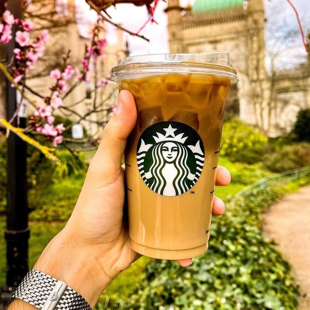 Ashley_Centre's tweet photo. Sun's out ☀️ Iced Latte from @Starbucks calling 😎
📸 @robiful #allinthistogether #StaySafe #shoplocal #essentialshopping #Epsom https://t.co/VoAevyCtVS