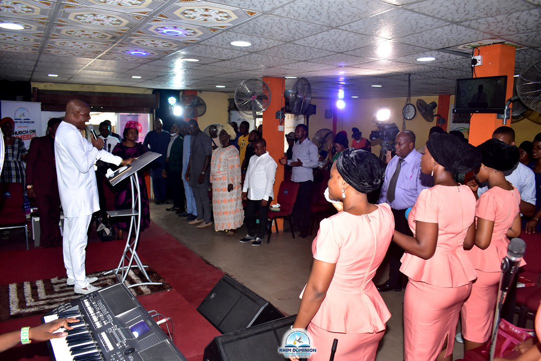 AdekayodeSalako's tweet photo. THE BLESSING
Did you miss the Service on Sunday? you can WATCH the recorded LIVE here
https://t.co/7Mh09BcxLX
#DeliveranceFromGloryExchangers
#RHIMGlobal
#RHIMDCC
#SundayService
#MiracleService
#SupernaturalTransformation
#DivineLifting https://t.co/YDSzMdBgBK