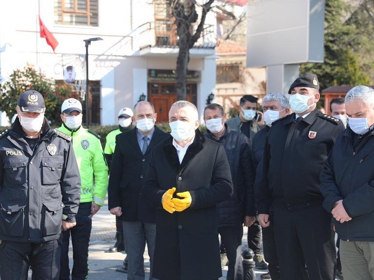 valikirklareli's tweet photo. 📍🚸 Yaya Önceliği Kırmızı Çizgimizdir... 📍
 📌 Bugün #KırmızıCizgimiziCekiyoruz

Yaya Öncelikli Trafik Yılı etkinlikleri kapsamında  “KIRMIZI ÇİZGİMİZİ ÇEKİYORUZ” mottosuyla Kavşak giriş ve çıkışları ile yaya ve okul geçitlerine yaklaşırken yavaşlamak, varsa buralardan +++ https://t.co/Q2pXGxrKCB