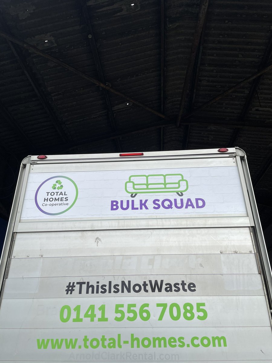 total_homes's tweet photo. Bulk collection van branded and ready to roll. Bring on the circular revolution 🙌 #ThisIsNotWaste #CircularEconomy @ProvanhallHA @RuchazieHA @QueensCrossHA @BlairtummockHA https://t.co/UbuTmtQEBy
