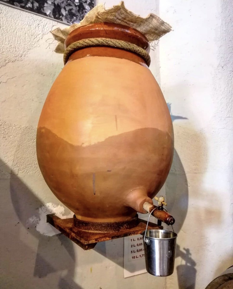 ElParral_'s tweet photo. @jackson_ronin @ebudo6566 @VRobawifi Tenim garnatxa de l’Empordà a granel #tradicional i #solera i embotellada🥃 Per compartir amb els brunyols de Setmana Santa!
#garnatxa #emporda https://t.co/MyIVP6nw6W