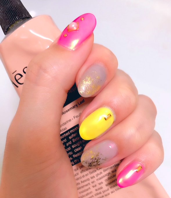 爪だけギャルになった。 