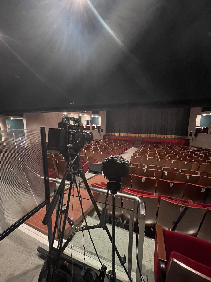 ismaelchaka's tweet photo. El otro día grabé el espectáculo #Batalyaws en el Teatro López de Ayala de Badajoz con la Escuela de Flamenco Pilar Andújar, pronto los resultados 😏😏 https://t.co/yPDH1hGzsj