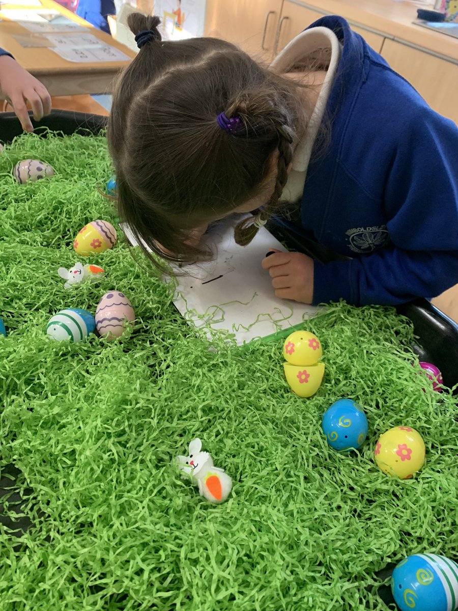 acorn_class's tweet photo. We are enjoying some Easter learning activities in Acorn Class this week! #EasterLearning 🐣 https://t.co/qtJBdvvUDN