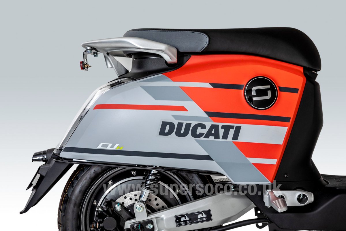 vmotosocouk's tweet photo. Born from an amazing partnership and inspired from the Ducati Panigale V4 S Corse.
The CUx Special Edition Ducati has a racing soul and an environmentally friendly heart: https://t.co/mfRfj2nndA
#SuperSocoAround #SuperSocoCUx #Ducati https://t.co/HuPz5591EQ